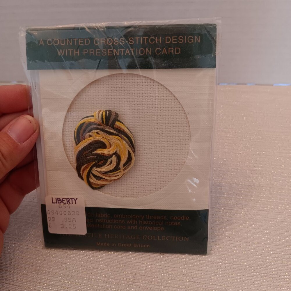 Textile Heritage Welsh Daffodil counted cross stitch card kit Great Britain - Picture 2 of 4